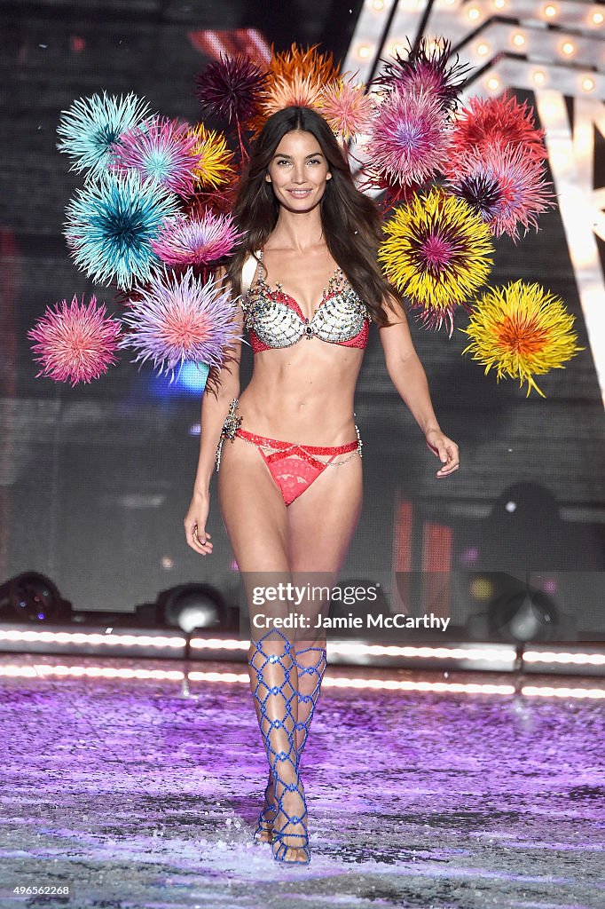 2015 Victoria's Secret Fashion Show - Runway