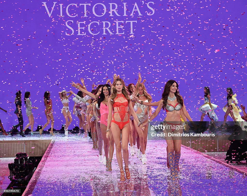 2015 Victoria's Secret Fashion Show - Show