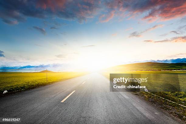 empty road - himalayas sunrise stock pictures, royalty-free photos & images