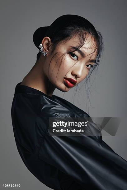 beauté asiatique - model woman high end photos et images de collection