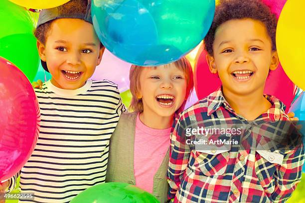 sommer-zeit - kids party balloons stock-fotos und bilder