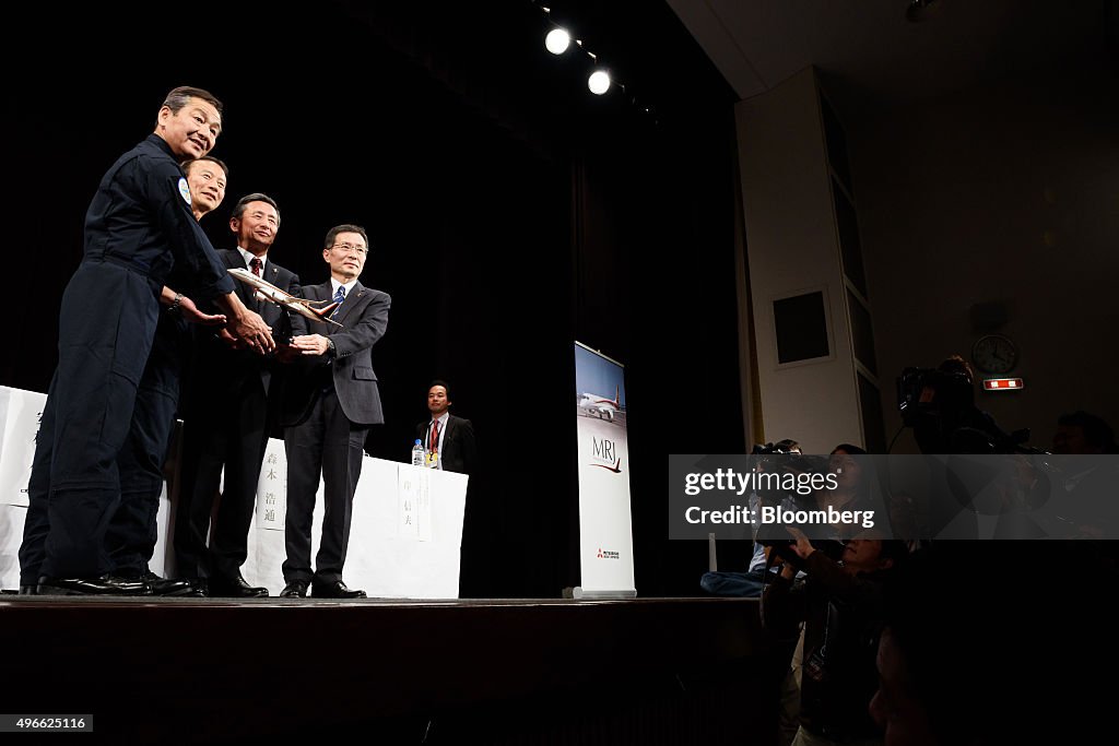 Japan's Mitsubishi Regional Jet (MRJ) Takes To The Skies For First Flight