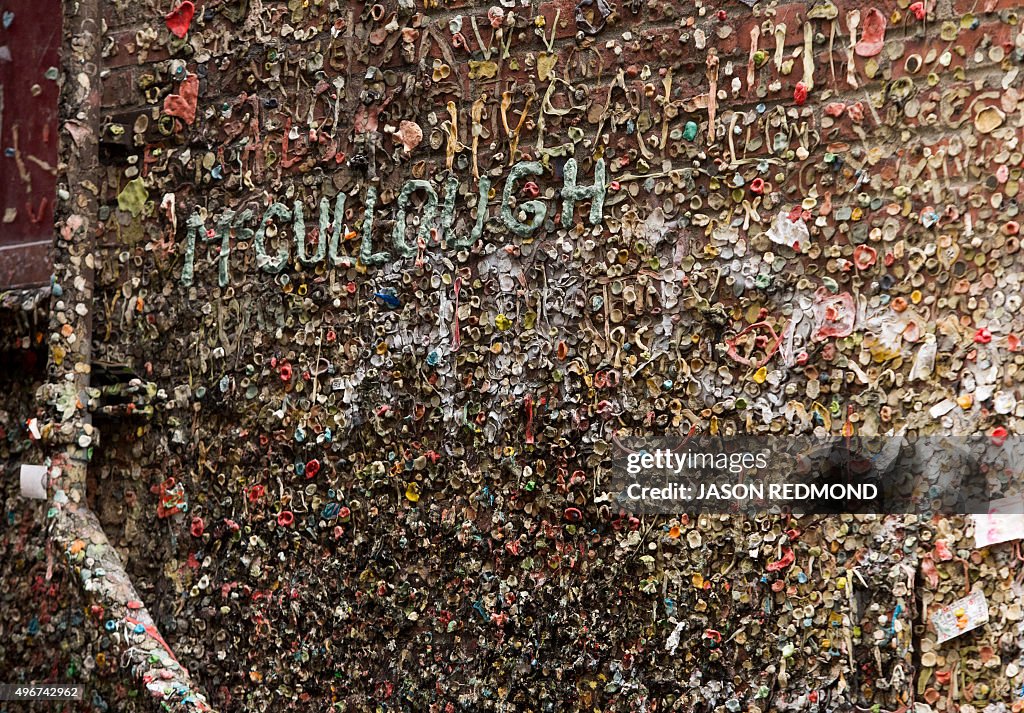 US-SEATTLE-WALL-GUM-FOOD-OFFBEAT