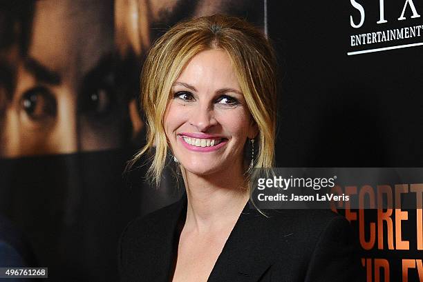 Actress Julia Roberts attends the premiere of "Secret in Their Eyes" at Hammer Museum on November 11, 2015 in Westwood, California.