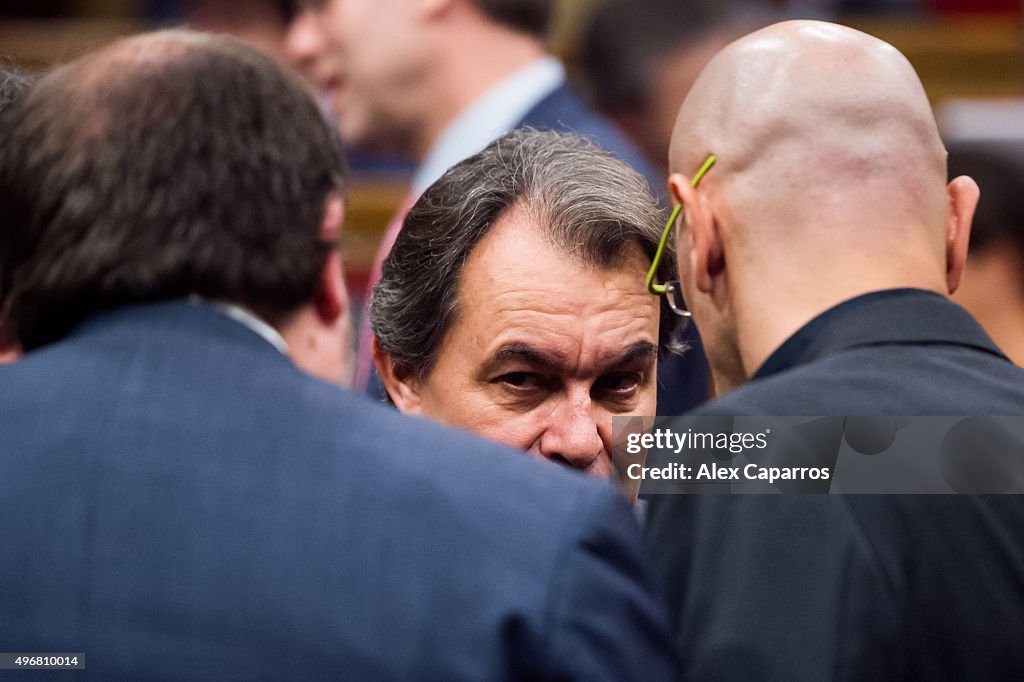 Catalan Parliament Debates On Investiture of Artur Mas As New President of Catalonia