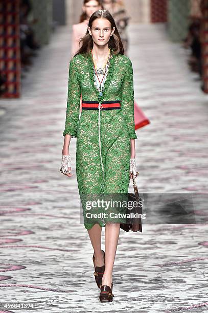 fotos e imágenes de Vestido De Gucci - Getty Images fotos e imágenes de Vestido De Gucci - Getty Images
