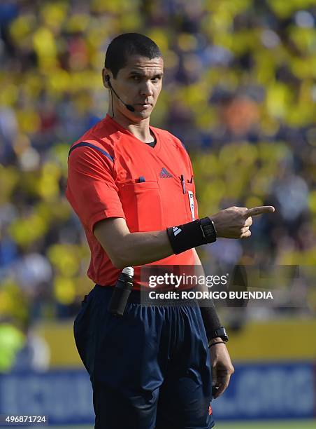 Brazilian referee Ricardo Marques Ribeiro during their Russia 2018 FIFA World Cup South American Qualifiers football match, in Quito, on November 12,...