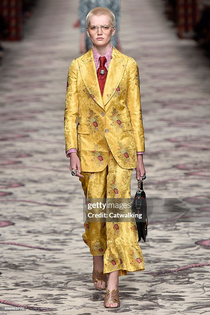 Yellow color - Trend SS16 fashion - Spring 2016 Runway RTW