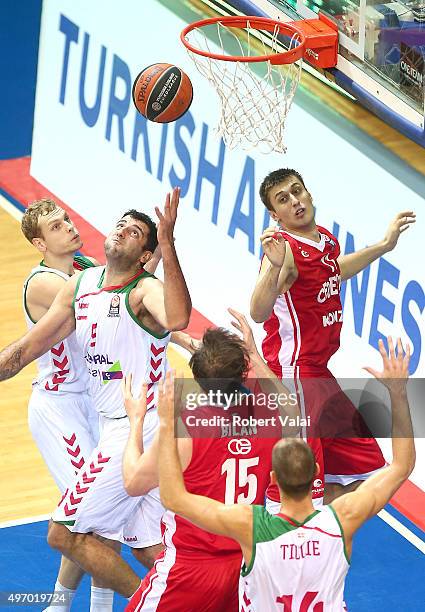 Fabien Causeur, #5 of Laboral Kutxa Vitoria Gasteiz competes with Karlo Zganec, #11 of Cedevita Zagreb during the Turkish Airlines Euroleague Regular...