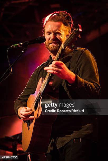 Newton Faulkner performs on stage at The Liquid Room on November 13, 2015 in Edinburgh, Scotland.