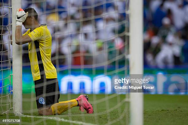 Henry Hernandez goalkeeper of El Salvador reacts during the match between Mexico and El Salvador as part of the 2018 FIFA World Cup Qualifiers at...