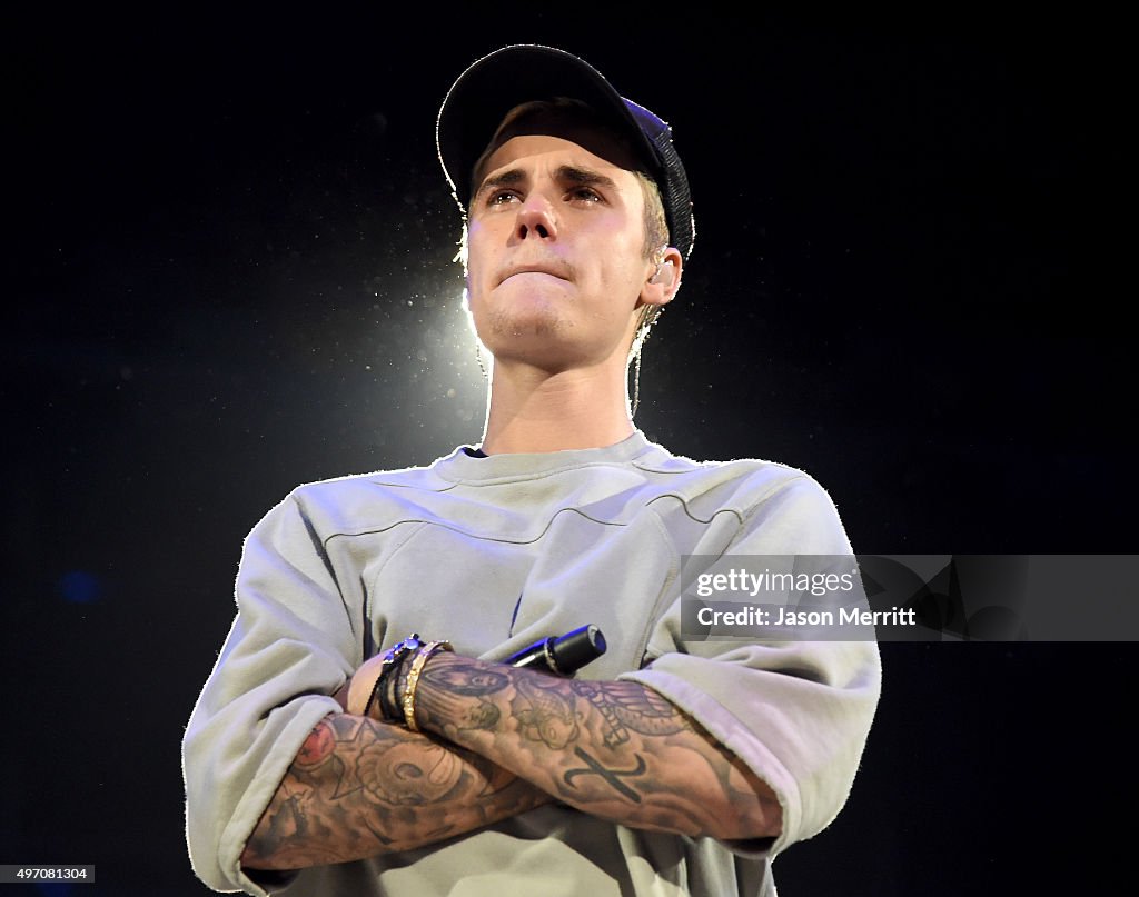 An Evening With Justin Bieber - Performances