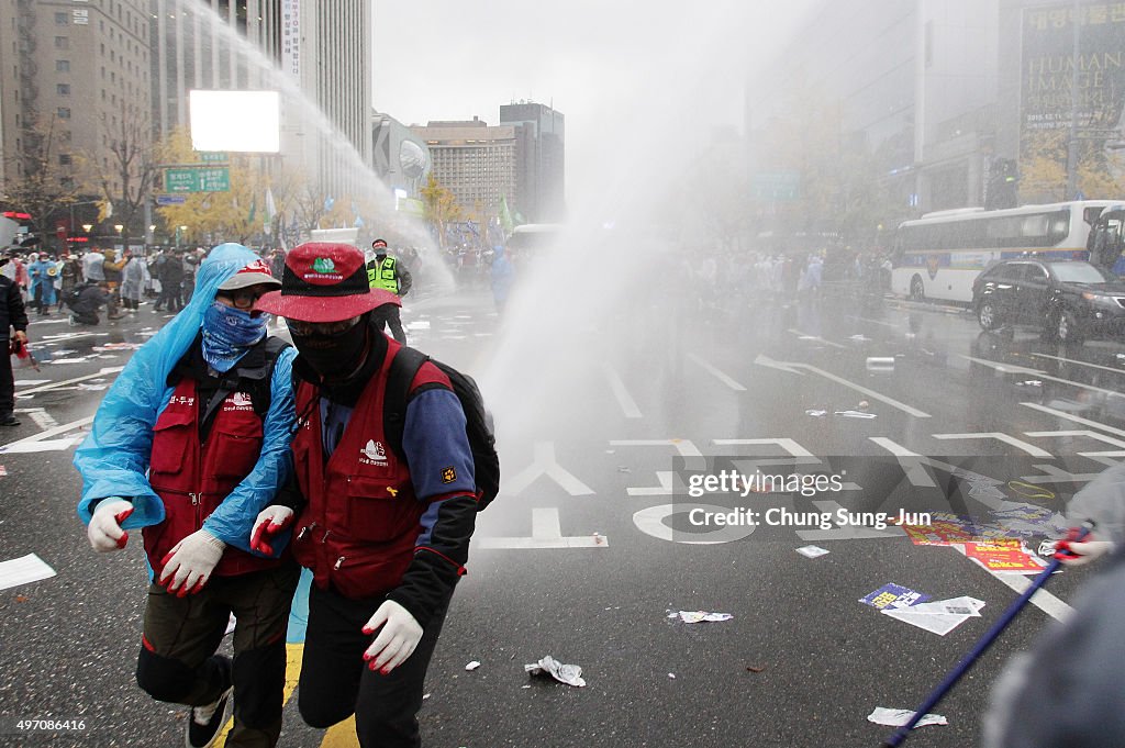 South Koreans Protest Against Government
