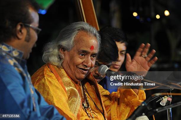 Annul Singer 15 Chhannulal Mishra Stock Photos, High-Res Pictures, and Images ...