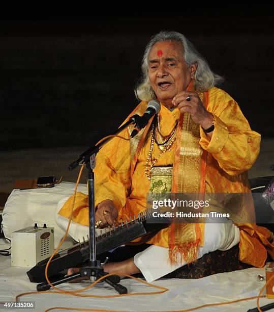 Annul Singer 15 Chhannulal Mishra Stock Photos, High-Res Pictures, and Images ...