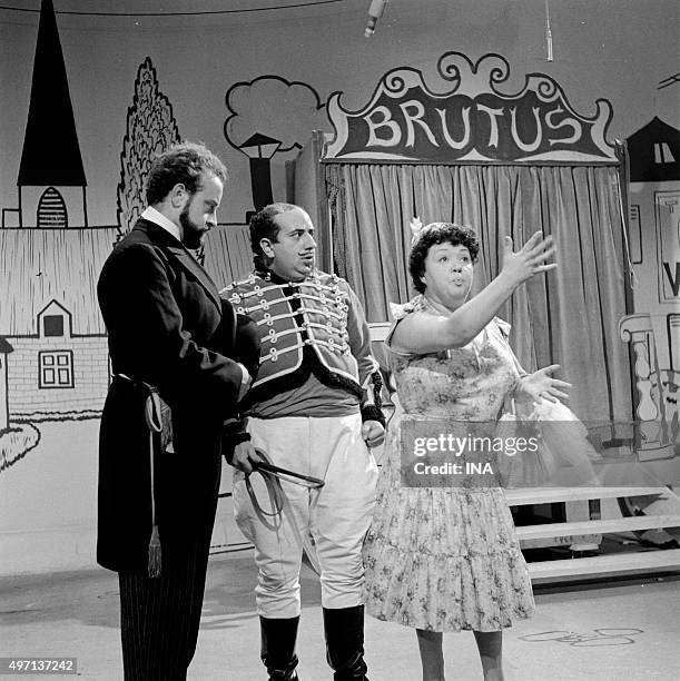 André CELLIER, Pierre Mirat and Jackie Sardou during the shooting of a scene of "Brutus's holidays".