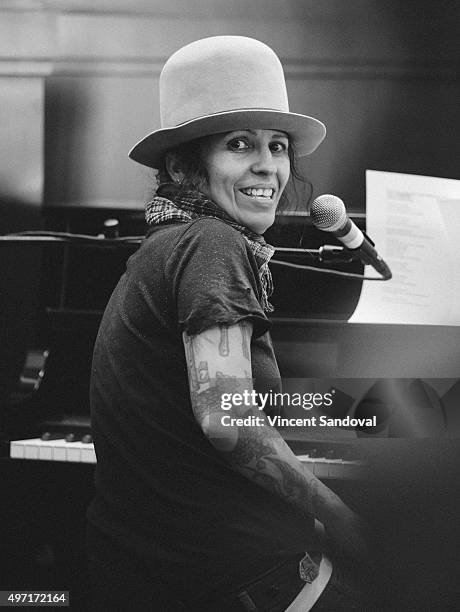 Singer-songwriter Linda Perry performs at The Grove at Barnes & Noble at The Grove on November 14, 2015 in Los Angeles, California.