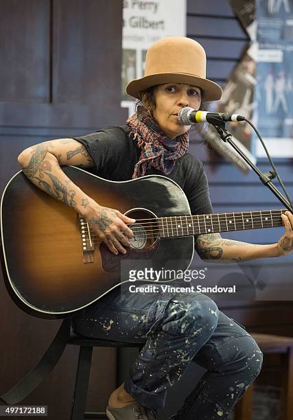 Singer-songwriter Linda Perry performs at The Grove at Barnes & Noble at The Grove on November 14, 2015 in Los Angeles, California.
