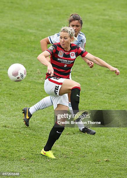 Erica Halloway of the Wanderers controls the ball during the round five W-League match between the Western Sydney Wanderers and Melbourne Victory at...