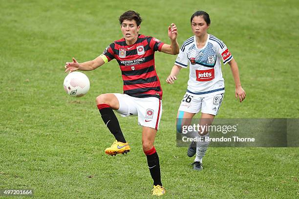 Keelin Winters of the Wanderers competes with Cindy Lay of the Victory during the round five W-League match between the Western Sydney Wanderers and...