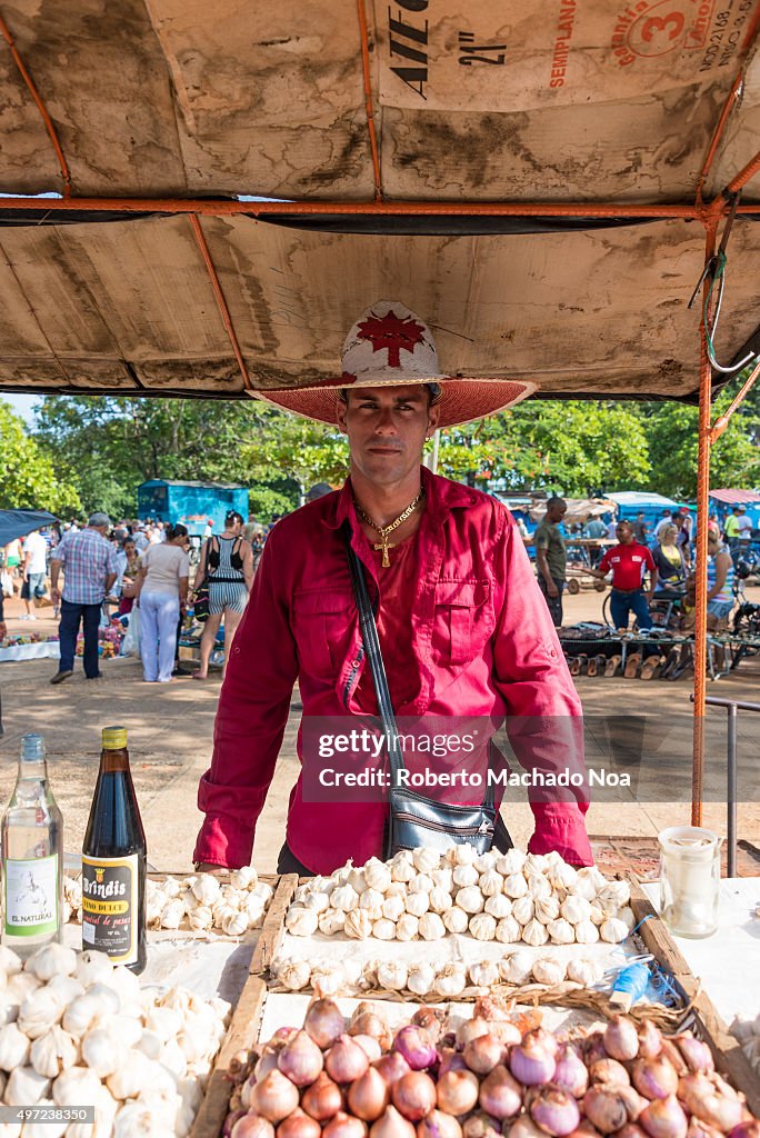 Cuba news: Cubans love the gold chains, market sellers can...