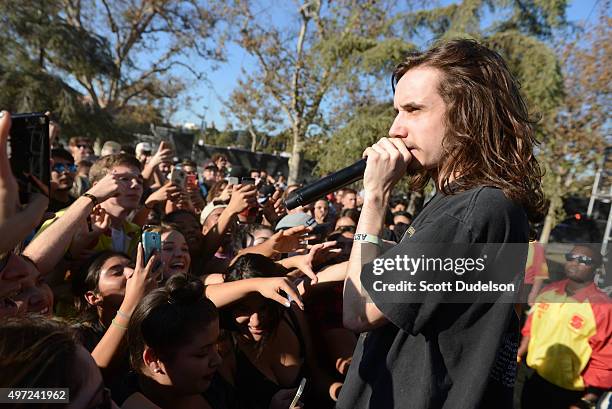 Pouya Rug 43 Pouya (Rapper) Stock Photos, High-Res Pictures, and Images - Getty ...