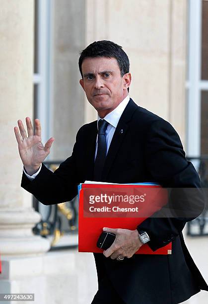 French Prime Minister Manuel Valls arrives at the Elysee Presidential Palace for a meeting on November 15, 2015 in Paris, France. French President...