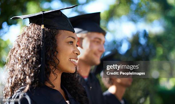 wir sind bereit, die welt - graduierten talar stock-fotos und bilder