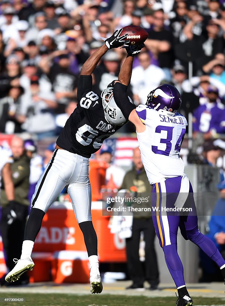 Minnesota Vikings v Oakland Raiders