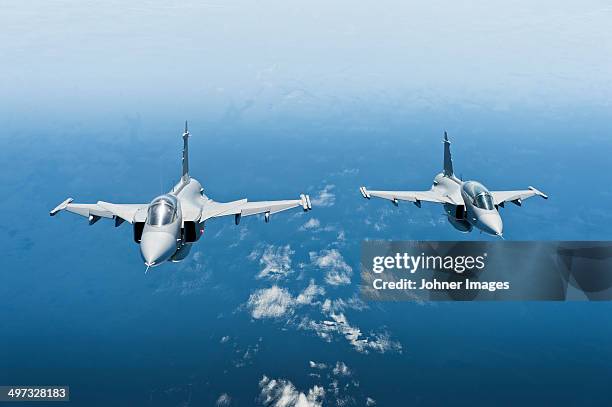 military planes - aerospace foto e immagini stock