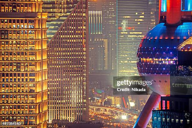 shanghai pudong con torre de la perla oriental - pudong fotografías e imágenes de stock