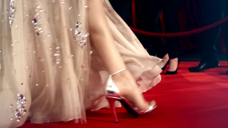 https://media.gettyimages.com/id/497388605/video/actress-on-red-carpet.jpg?b=1&s=640x640&k=20&c=lnwqU7uzK3UHUyLjK7Qu4_Qg7ss2AARS9kpXwVPzmMM=