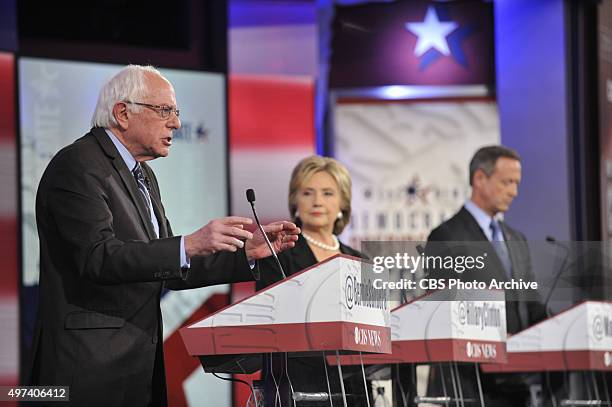 News Political Director and FACE THE NATION anchor John Dickerson moderates the CBS News Democratic Presidential Debate at Drake University Des...