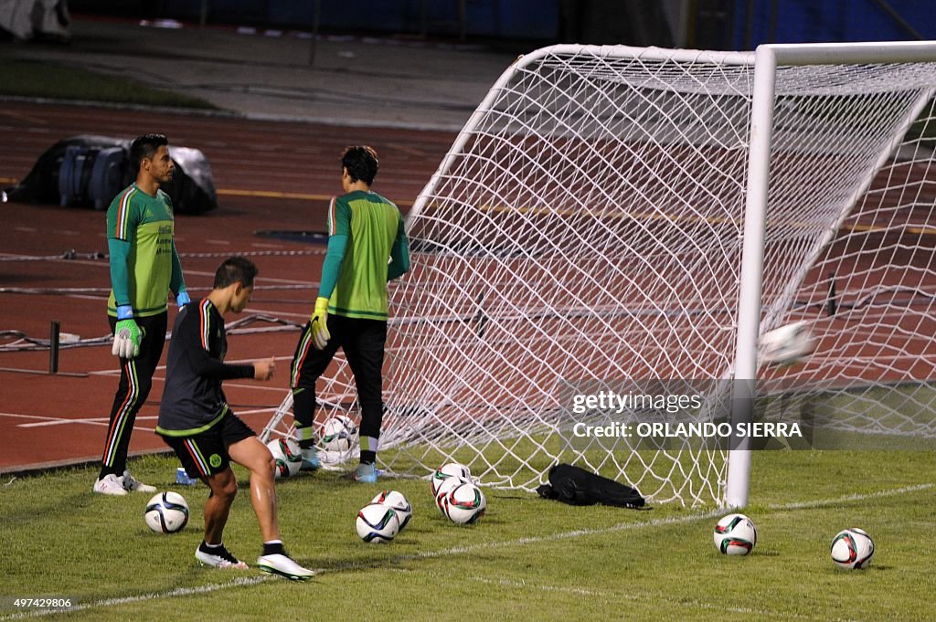 FBL-WC-2018-MEX-TRAINING