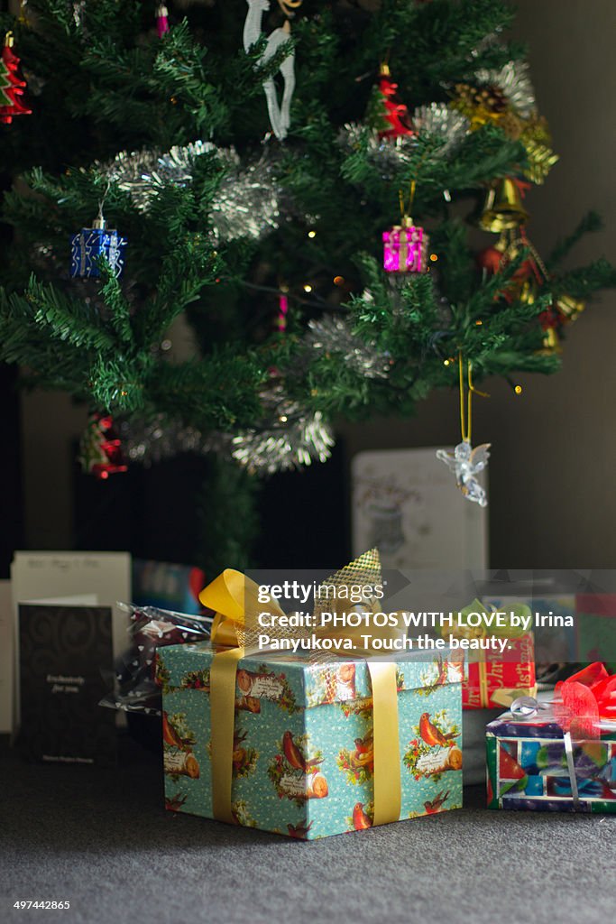 Decorated Christmas tree with presents