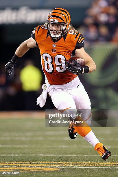 Ryan Hewitt of the Cincinnati Bengals runs with the ball during the second quarter of the game against the Houston Texans at Paul Brown Stadium on...