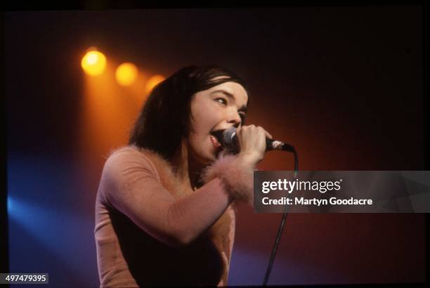 Bjork performs on stage with The Sugarcubes, Paris, France, 1990.