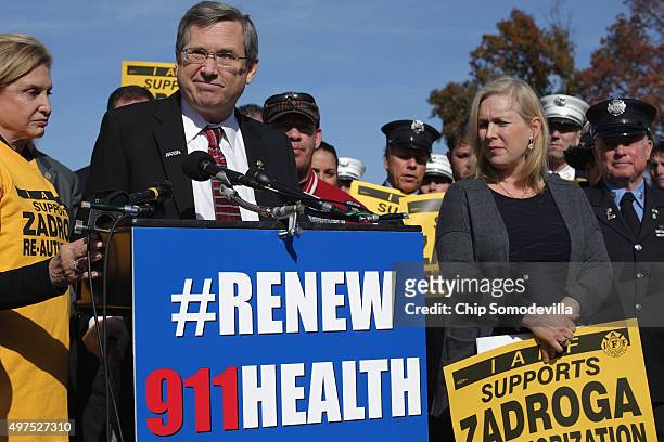 Sen. Mark Kirk joins Rep. Carolyn Maloney and Sen. Kirsten Gillibrand during a news conference with members of the Iraq and Afghanistan Veterans of...