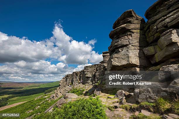 stanage edge in the peak district, derbyshire, england. - escarpment stock pictures, royalty-free photos & images