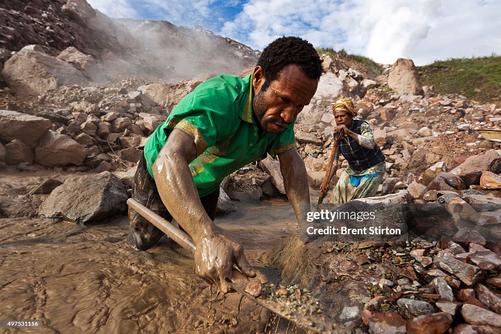 Papua New Guinea: Gold's Costly Dividend