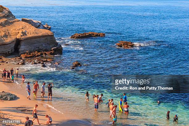 la jolla, california, en la piscina de verano (p) - beige rock fotografías e imágenes de stock