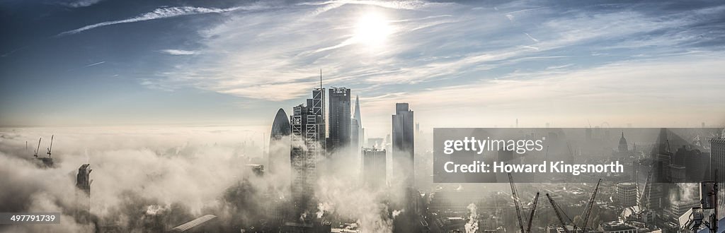 London City kooking South in fog and sunshine