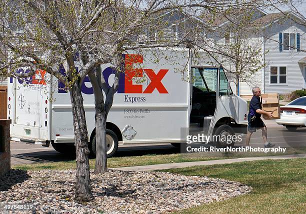 fedex - federal express stock pictures, royalty-free photos & images