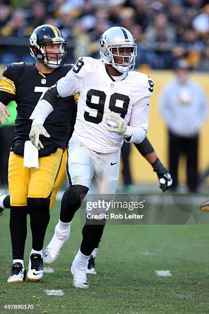 Aldon Smith of the Oakland Raiders in action during the game against the Pittsburgh Steelers at Heinz Field on November 8, 2015 in Pittsburgh,...