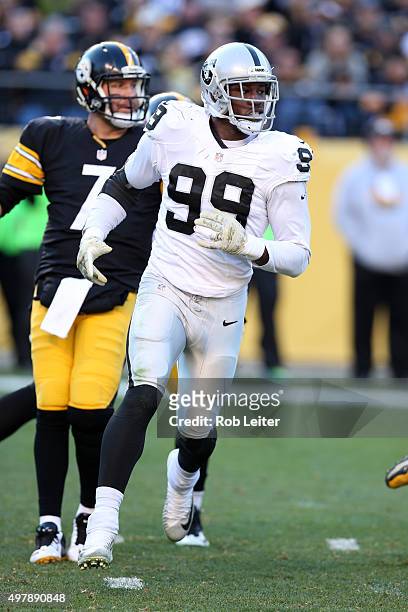 Aldon Smith of the Oakland Raiders in action during the game against the Pittsburgh Steelers at Heinz Field on November 8, 2015 in Pittsburgh,...