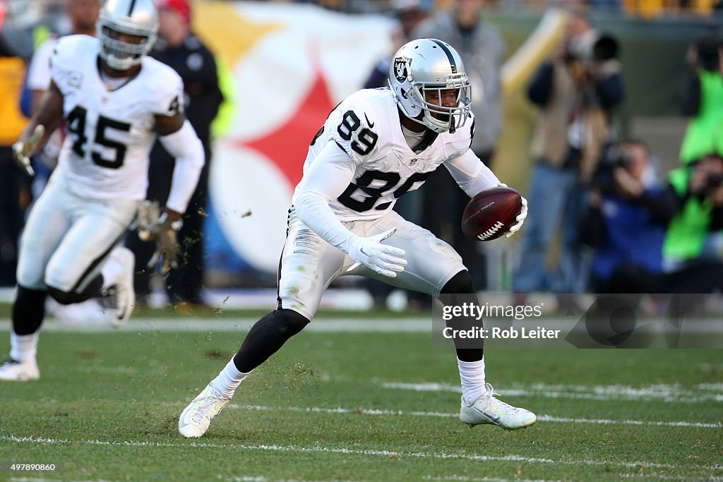 Oakland Raiders v Pittsburgh Steelers