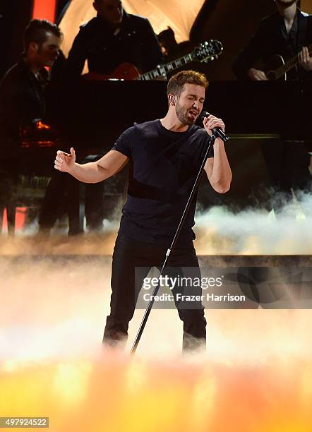 Recording artist Pablo Alboran performs onstage during the 16th Latin GRAMMY Awards at the MGM Grand Garden Arena on November 19, 2015 in Las Vegas,...