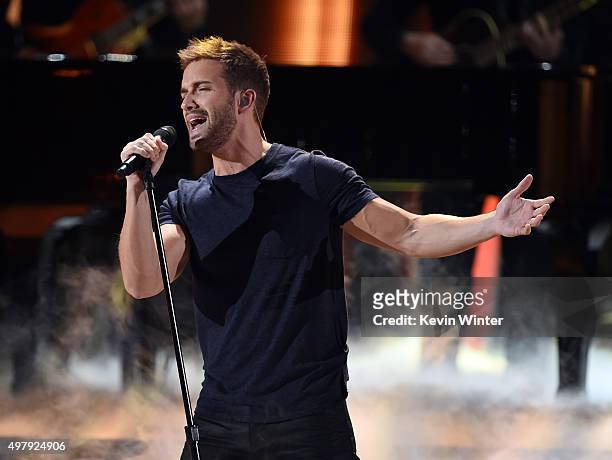 Recording artist Pablo Alboran performs onstage during the 16th Latin GRAMMY Awards at the MGM Grand Garden Arena on November 19, 2015 in Las Vegas,...