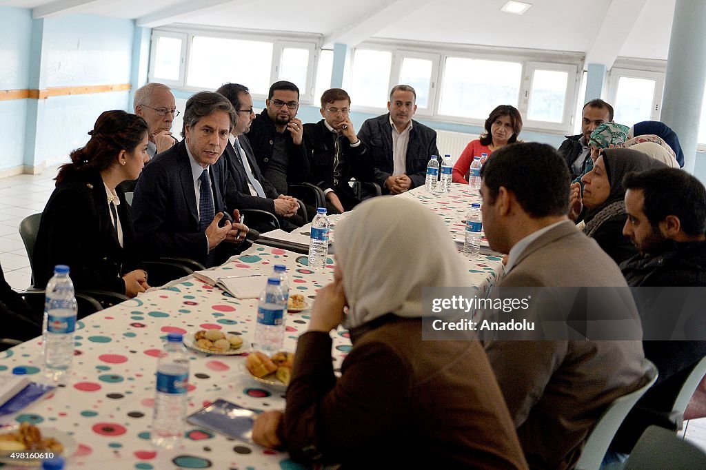US Deputy Secretary of State, Blinken visits refugee school in Istanbul
