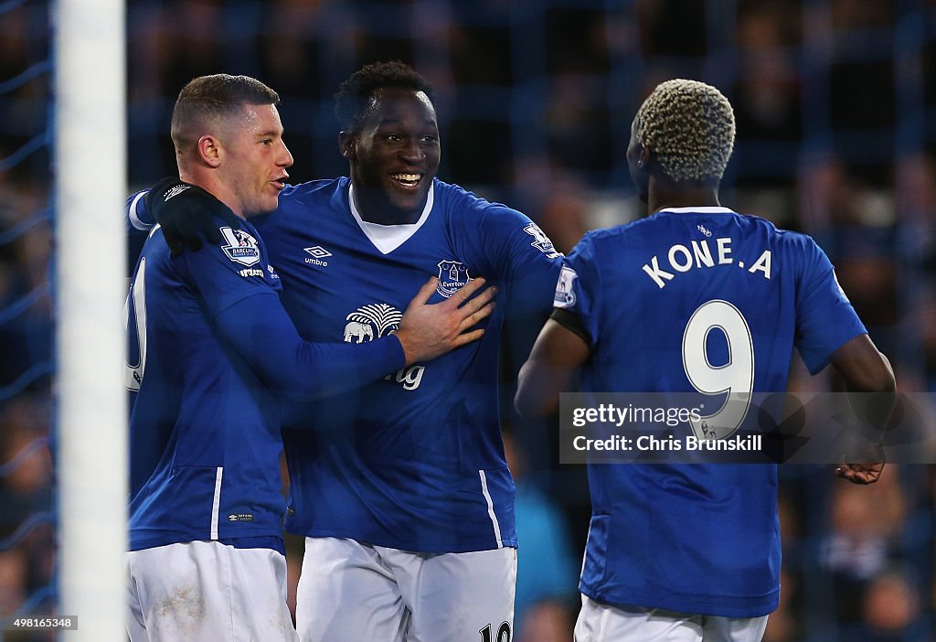 Everton v Aston Villa - Premier League